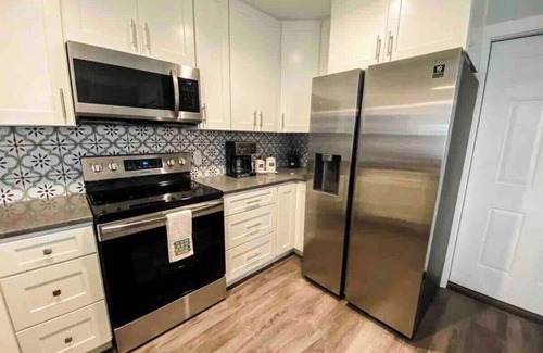 Port St. Joe House | Private DOG FRIENDLY Home! 2 Min Walk to Beach, Fenced Yard, Firepit