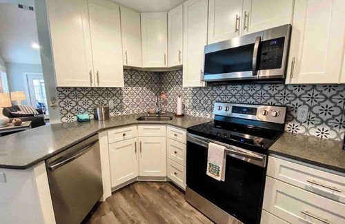 Port St. Joe House | Private DOG FRIENDLY Home! 2 Min Walk to Beach, Fenced Yard, Firepit