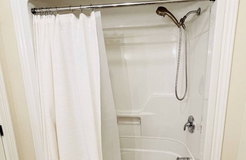 Stanley Bridge Villa | Private, Executive Condo with Hot Tub