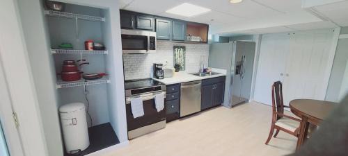 Wentzville House | Private Family Walkout Basement - 2 queen beds & full bath