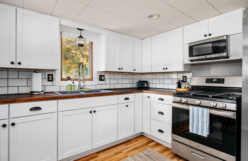 Kaleva Cabin | Private fishing, close to skiing and snowmobiling!