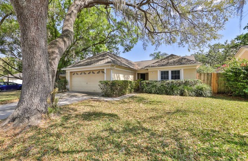 Bloomingdale House | Private Florida 3 bed 2 bath pool vacation home