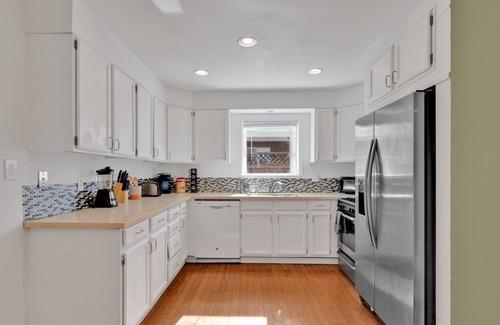 Centerville House | Private Fremont Home with Yard - easy Bay Area commute