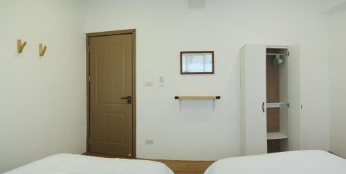 China Town Apartment | Private Full-Floor Spacious 5BR in China Town