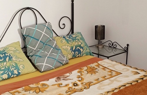 El Hafsia Bed & Breakfast | Private furnished air-conditioned room
