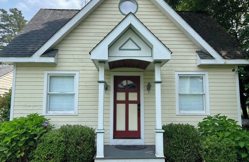Town of Marbletown Cottage | Private Guest Cottage @ The Sheeley House in High Falls NY.