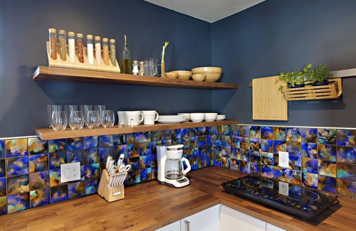 Camelback East House | Private Guesthouse in Central Phx-Beaker Bunker