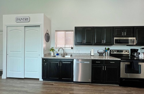 West Jordan Apartment | Private Guesthouse + King Bed + Fireplace