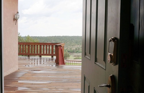Durango - Purgatory House | Private Haven+5 Acres+Sprawling Yards+Spectacular Waterfall Koi Pond! 3BR/2Bath