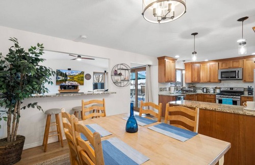 Arvada House | Private Heated Pool~Lakefront~Kitchenette~Sleeps 12~Peloton Bike!