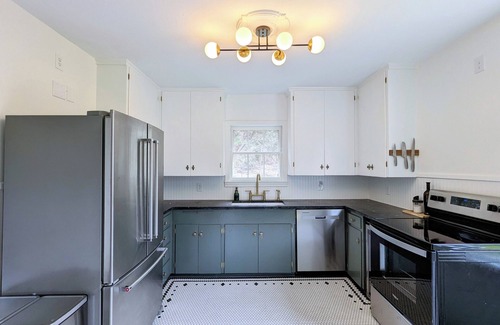Driftwood House | Private Hill Country 1940s Bungalow