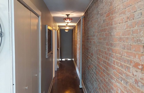Holly Apartment | Private Historic Downtown Holly Apartment