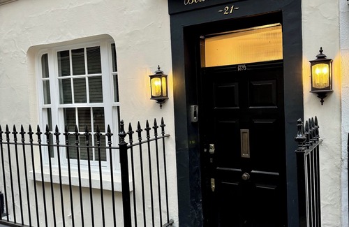 London City Centre House | Private Historic Townhouse. Incredible Central Location by Covent Garden