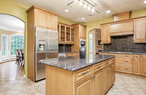 Stony Point House | Private Home In The Hills of Pomona