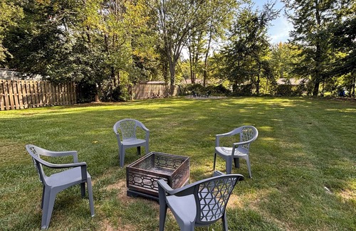 Mentor House | Private home, large yard, easy and close access to two major interstates