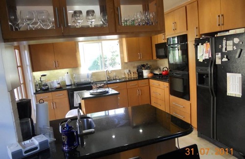 Los Feliz House | Private home w world Class Art Gallery & great spa amenities