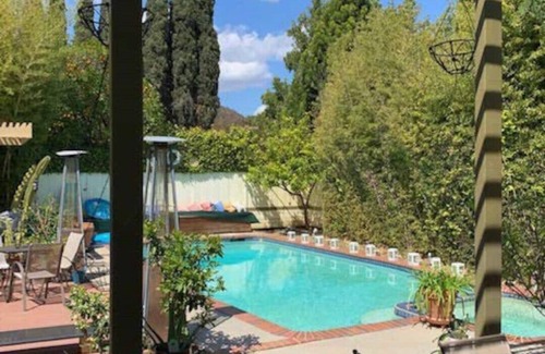 Los Feliz House | Private home w world Class Art Gallery & great spa amenities