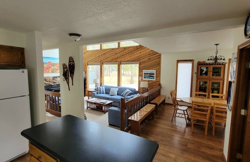 Sunriver House | Private home with hot tub, 8 SHARC passes, bike paths, close to Deschutes River