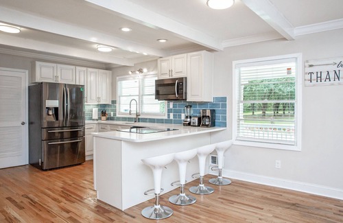 Conyers House | ✩ Private ✩ Horse Park ✩ Hot tub ✩ Ping-pong ✩ Foosball ✩ 4500 sqft ✩ Sleeps 20