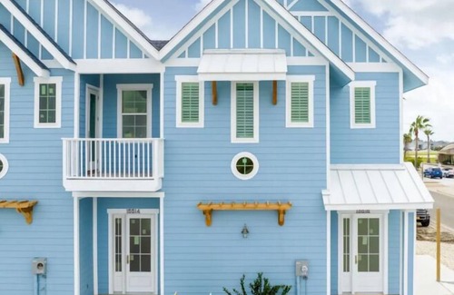 Corpus Christi House | Private Hot Tub, Golf Cart Access, Close to the Beach