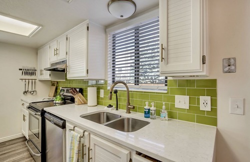 Cottonwood Heights House | Private Hot tub-Between Big &Little Cottonwood Cny
