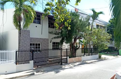 Santo Domingo House | Private House with Pool, AC, BBQ, Fast Wi-Fi, Pet & Family Friendly, Near Colonial Zone, Mirador Sur Park & Ocean, in Santo Domingo