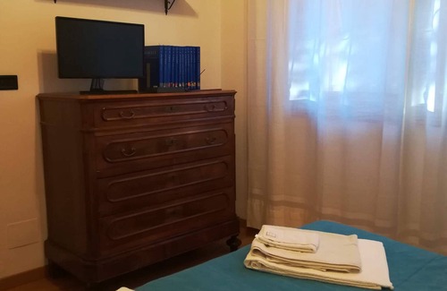 Casalecchio di Reno Bed & Breakfast | Private room with exclusive bathroom and mini kitchen