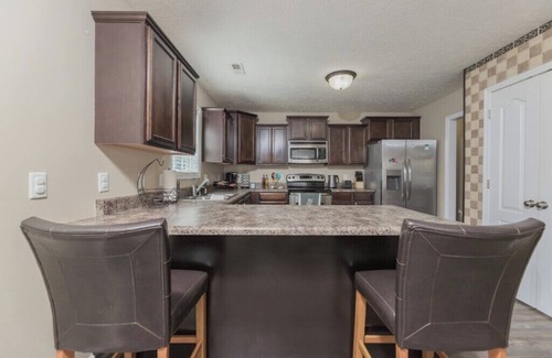 Westgate House | Private Jacksonville Getaway Near Topsail Beach!