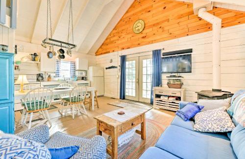 Poyntelle House | Private Lake Access and Canoes Pennsylvania Cottage