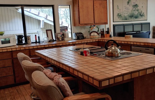 Granite Bay House | Private Lake, Farm Stay, 100 acres Granite Bay