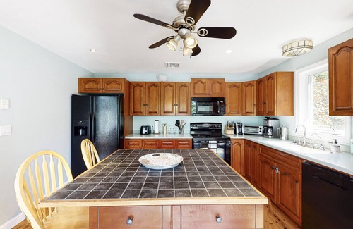 Freedom House | Private Lake Front