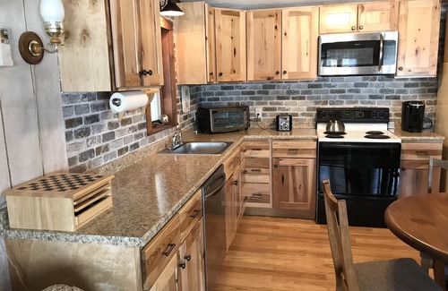 Lake Arrowhead Cottage | Private Lakefront Cottage A Step Away from a Large Sandy Beach!