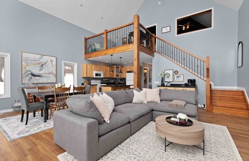 Dunchurch Cottage | Private Lakefront Cottage on Whitestone Lake - Pet Friendly!