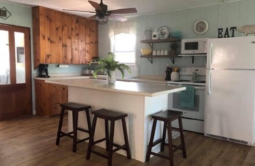 Swanton Cottage | Private Lakefront Cottage w/Spectacular Sunsets!