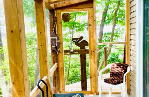 Lester Beach Cabin | Private Lakefront Paradise