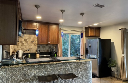 Del Mar Heights House | Private Large Guesthouse in Coastal Del Mar, close to beaches and restaurants.