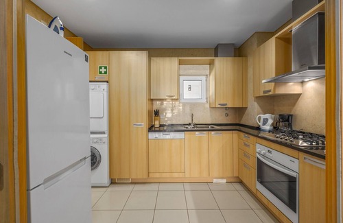 Areias de Sao Joao Apartment | Private Location Beach Apartment with Pool and Town Views in Quinta da Barracuda