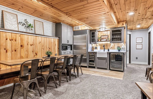 Stone Lake Cabin | Private Lodge 15 Beds/11 Baths Long Lake Sleeps 70