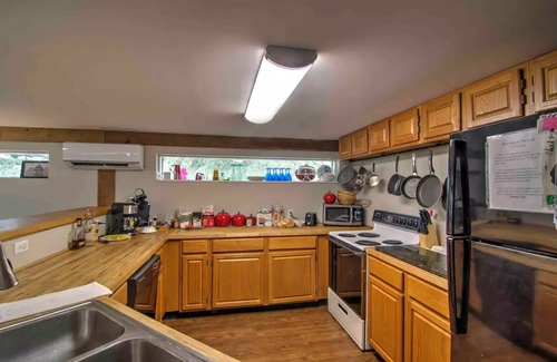 Middleburg House | Private Loft at a Working Show Barn ~ Pets Welcome!