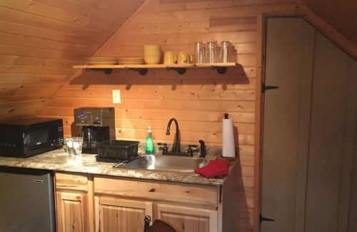 Metamora Bed & Breakfast | Private loft suite in a historic tourist village