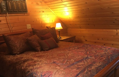 Metamora Bed & Breakfast | Private loft suite in a historic tourist village