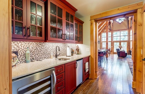 Ingles Cabin | Private, Luxurious, Lakefront Home 4BS12