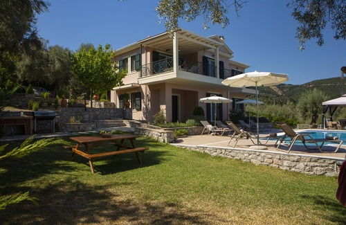 Katouna Villa | Private, luxurius, serene, pool, seaviews, family/pet friendly
