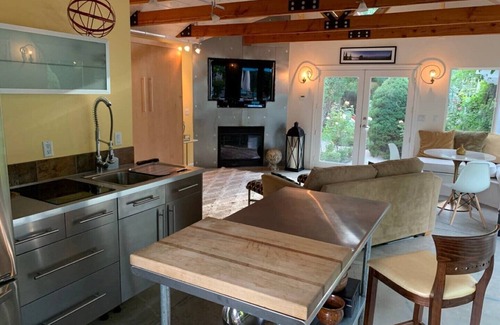 Old Southwest Apartment | Private Luxury Oasis Cottage, Heated Salt Water Pool and Spa