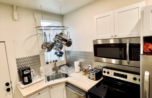 Glenwood Springs Apartment | Private, Main Street, Walking Distance, Heart of Downtown