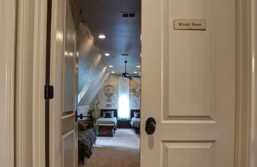 Myers Park House | Private Mansion Estate with all Amenities