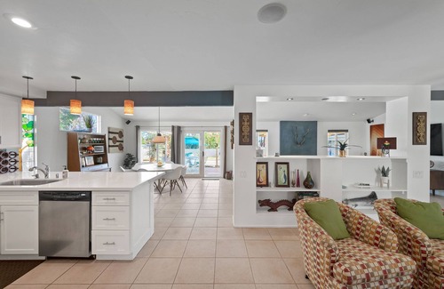 Magnesia Falls Cove House | Private Mid Century Oasis with Amazing Views has open dates for Fall 2025!