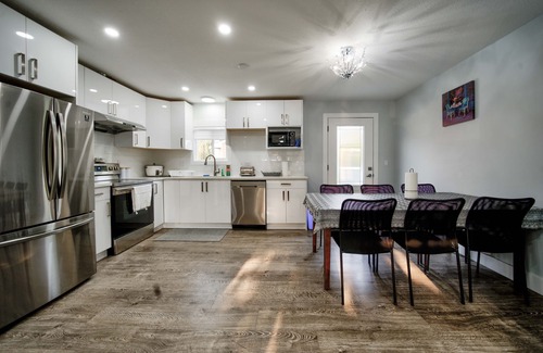 Langley House | Private modern home, 5 beds, Central Langley