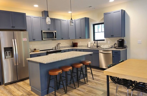 Penrose Apartment | Private Mountain Getaway in Little River Valley