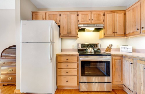 Banner Elk House | Private mountain home with amazing views, firepit & hot tub - near ski slopes